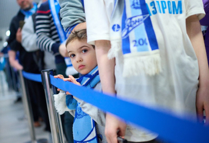 Фан-Променад: автограф-сессия Владислава Радимова перед «матчем „Зенит“ — „Спартак“