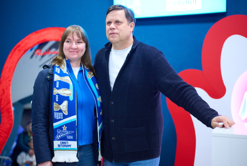 Фан-Променад: автограф-сессия Владислава Радимова перед «матчем „Зенит“ — „Спартак“