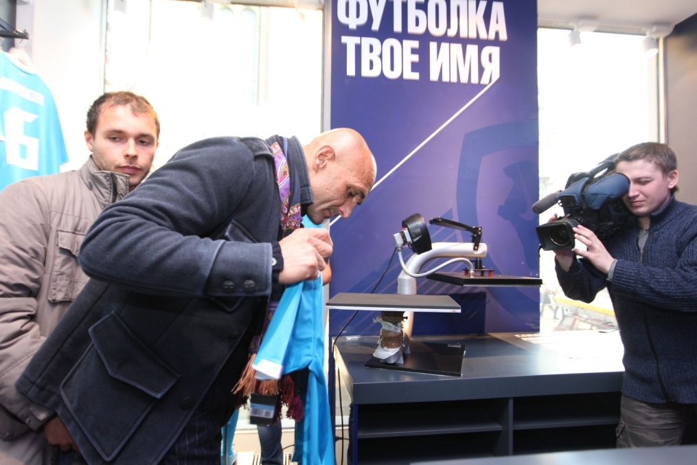 NIKE FOOTBALL Представляет форму «ЗЕНИТА» 2011—2012