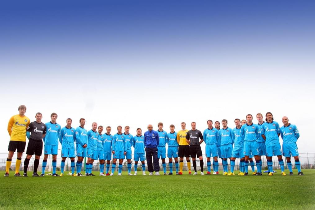 Групповая фотография команды «Зенит» сезона 2010