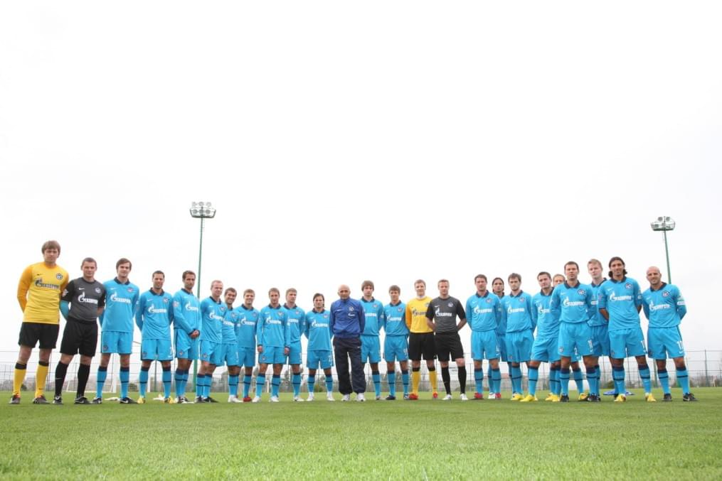 Групповая фотография команды «Зенит» сезона 2010