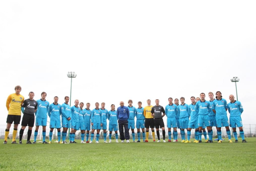 Групповая фотография команды «Зенит» сезона 2010