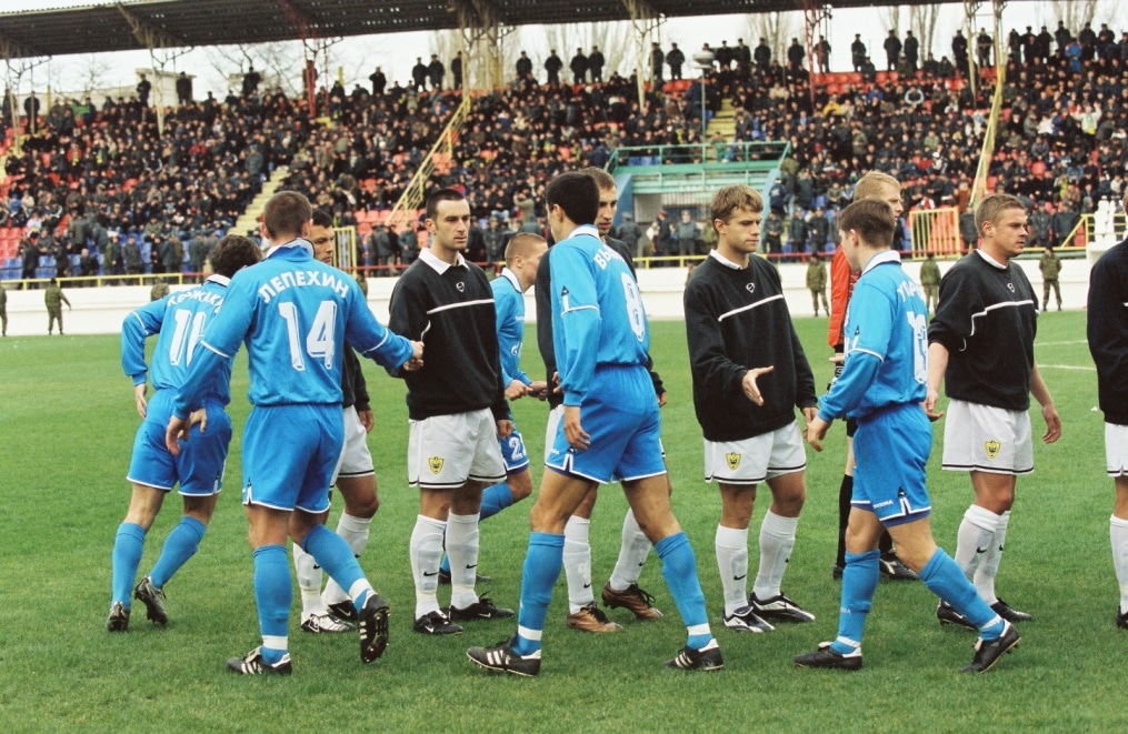 2002 год. «Анжи» — «Зенит».
