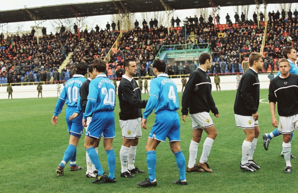 2002 год. «Анжи» — «Зенит».