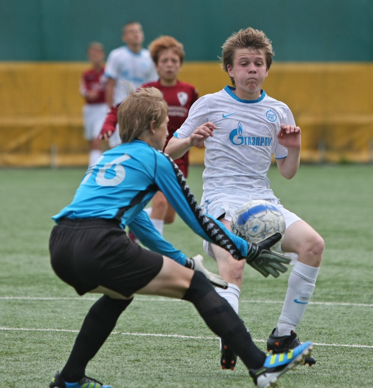 14-й тур чемпионата города. «Коломяги» — «Зенит»