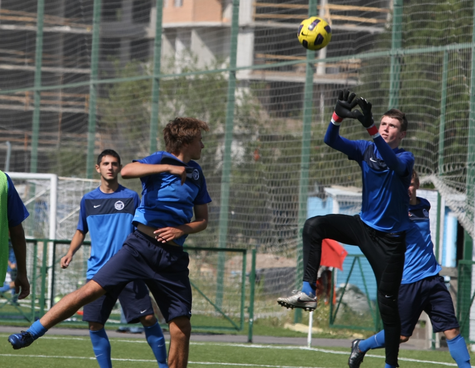 Тренировка команды Зенит U-17 перед отлетом в Крымск