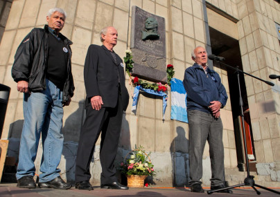 Возложение цветов к мемориалу Павла Садырина в честь его 70-ти летию