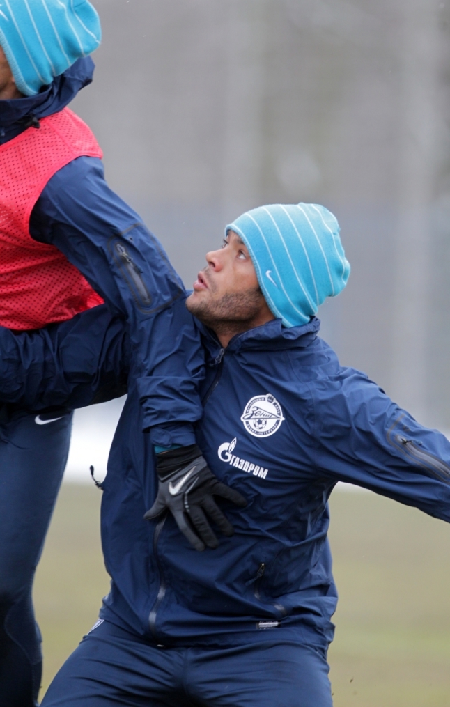 «Зенит»  провел  тренировку в Удельном парке.