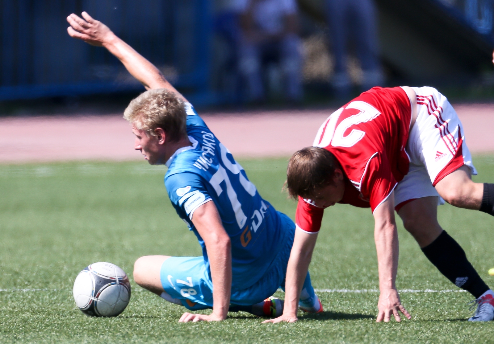 Первенство команд первой футбольной лиги: матч Зенит-2 — Текстильщик