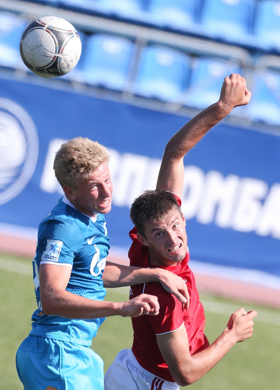 Первенство команд первой футбольной лиги: матч Зенит-2 — Текстильщик