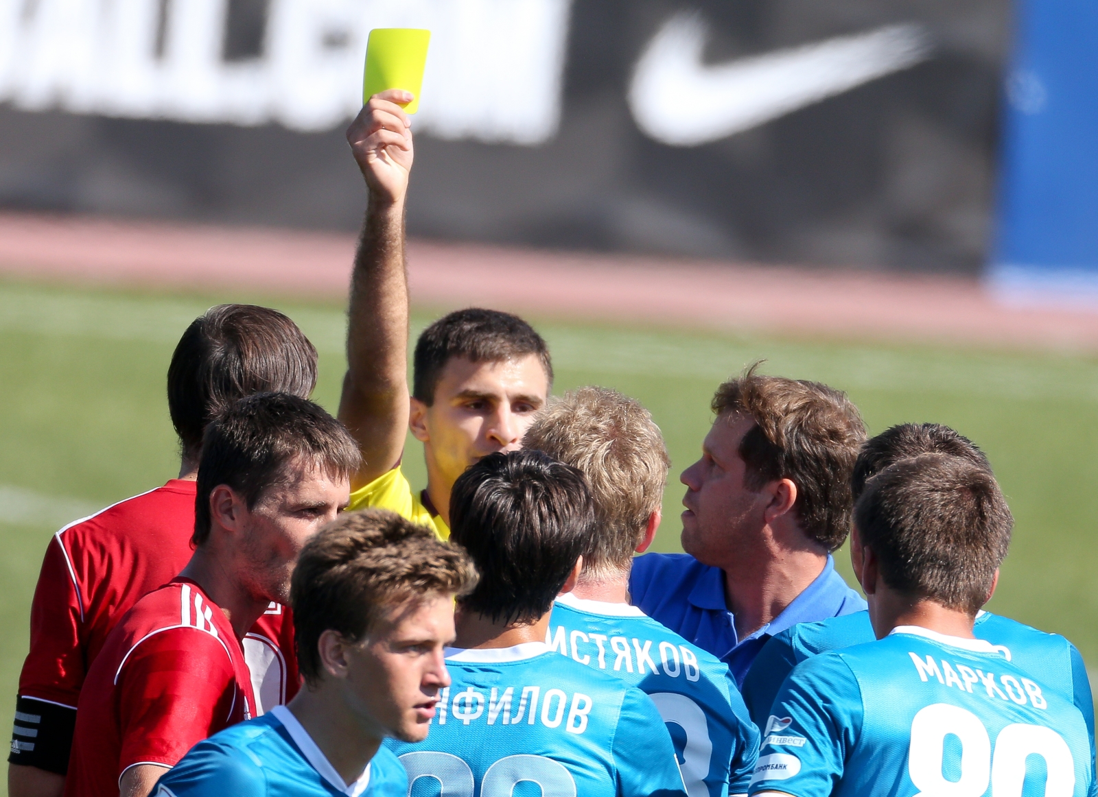 Первенство команд первой футбольной лиги: матч Зенит-2 — Текстильщик