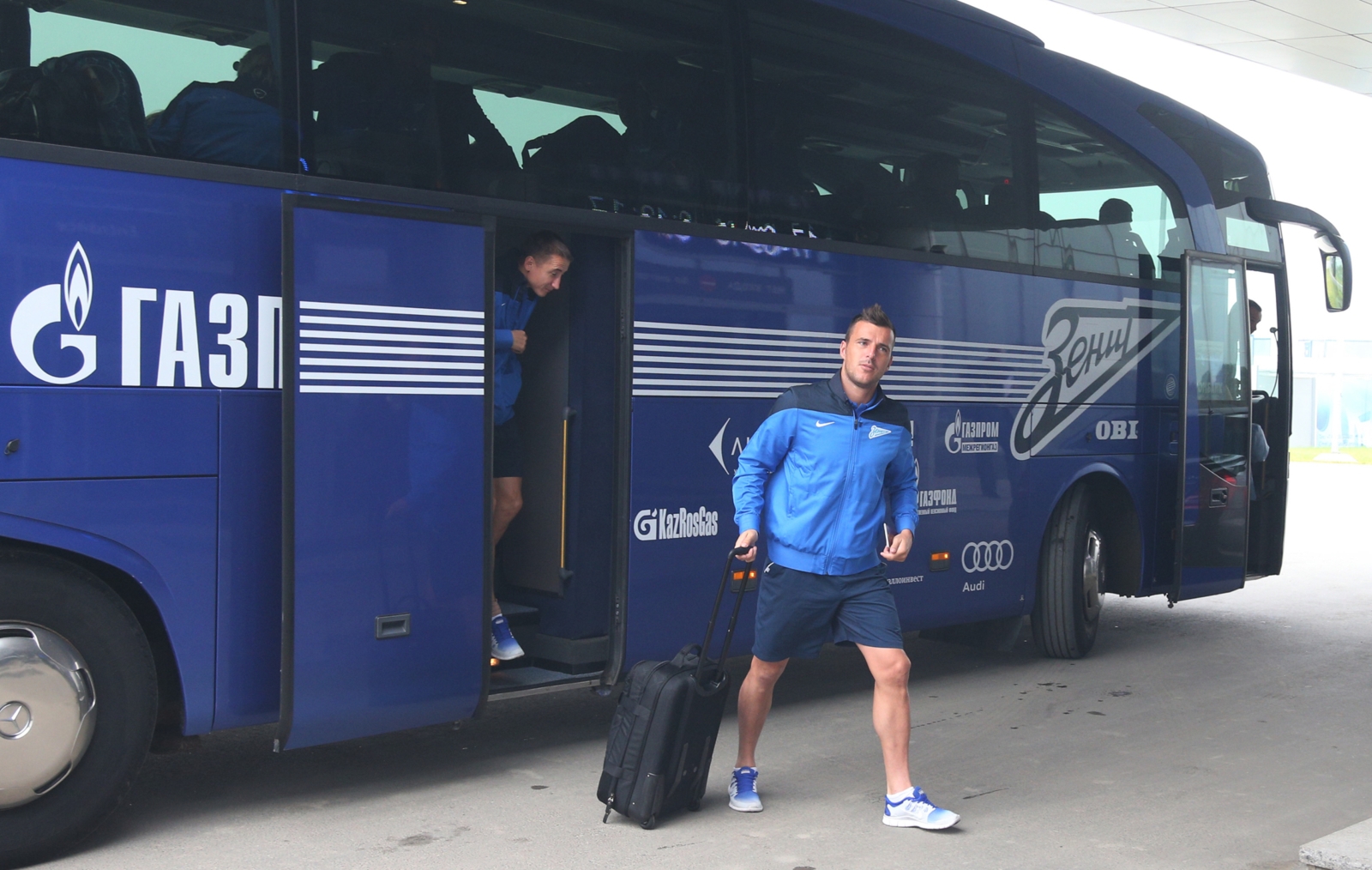 «Зенит» прилетел в Мадрид в  преддверии матча Атлетико — Зенит