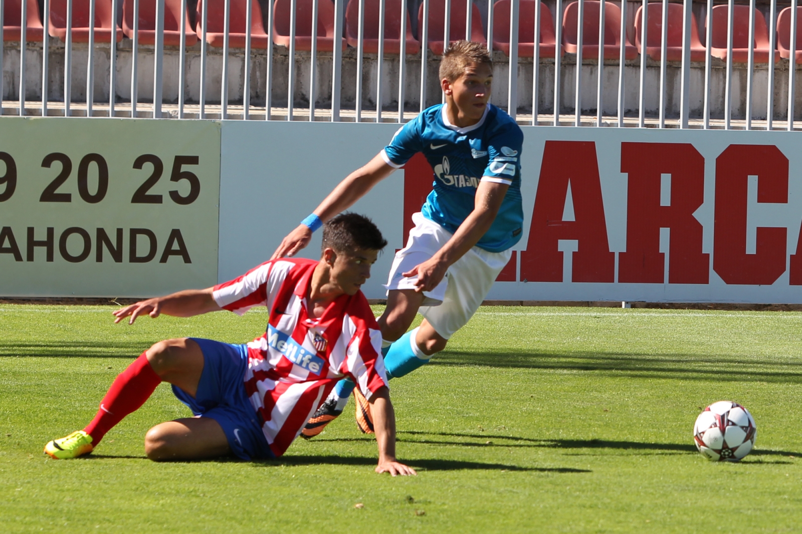 «Атлетико»-м — «Зенит»-м: фоторепортаж из Махадаонды