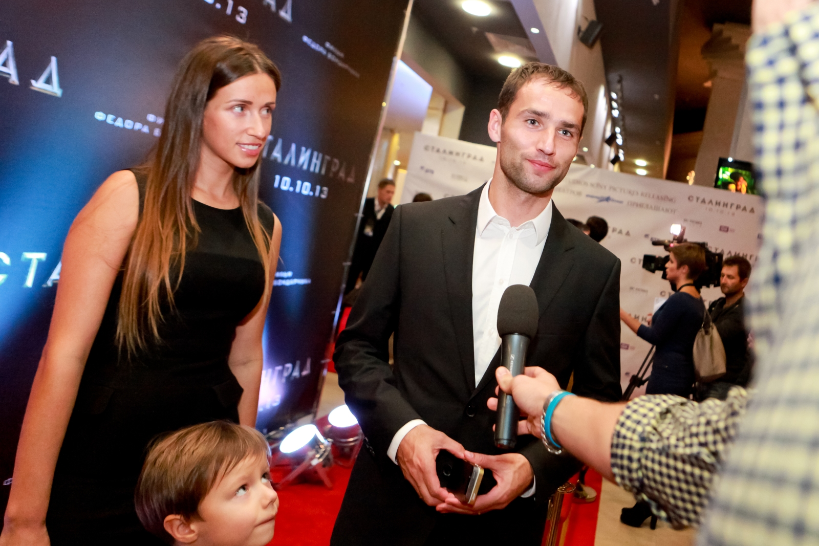 Полузащитники «Зенита» Широков, Зырянов и Аршавин посетили премьеру фильма «Сталинград»