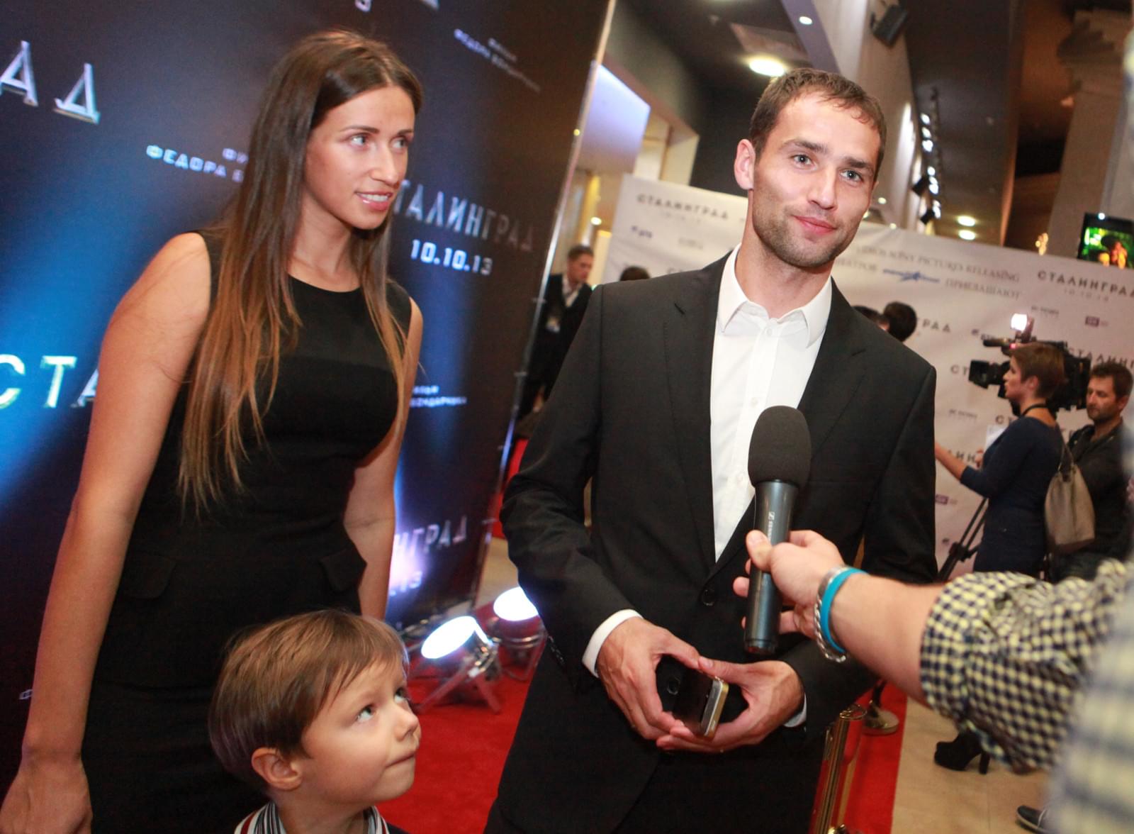 Полузащитники «Зенита» Широков, Зырянов и Аршавин посетили премьеру фильма «Сталинград»