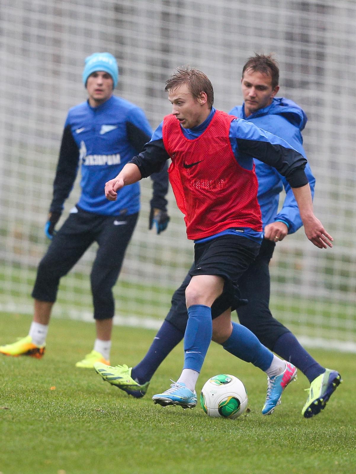 Контрольный матч между основным составом ФК «Зенит» — «Зенит-2»