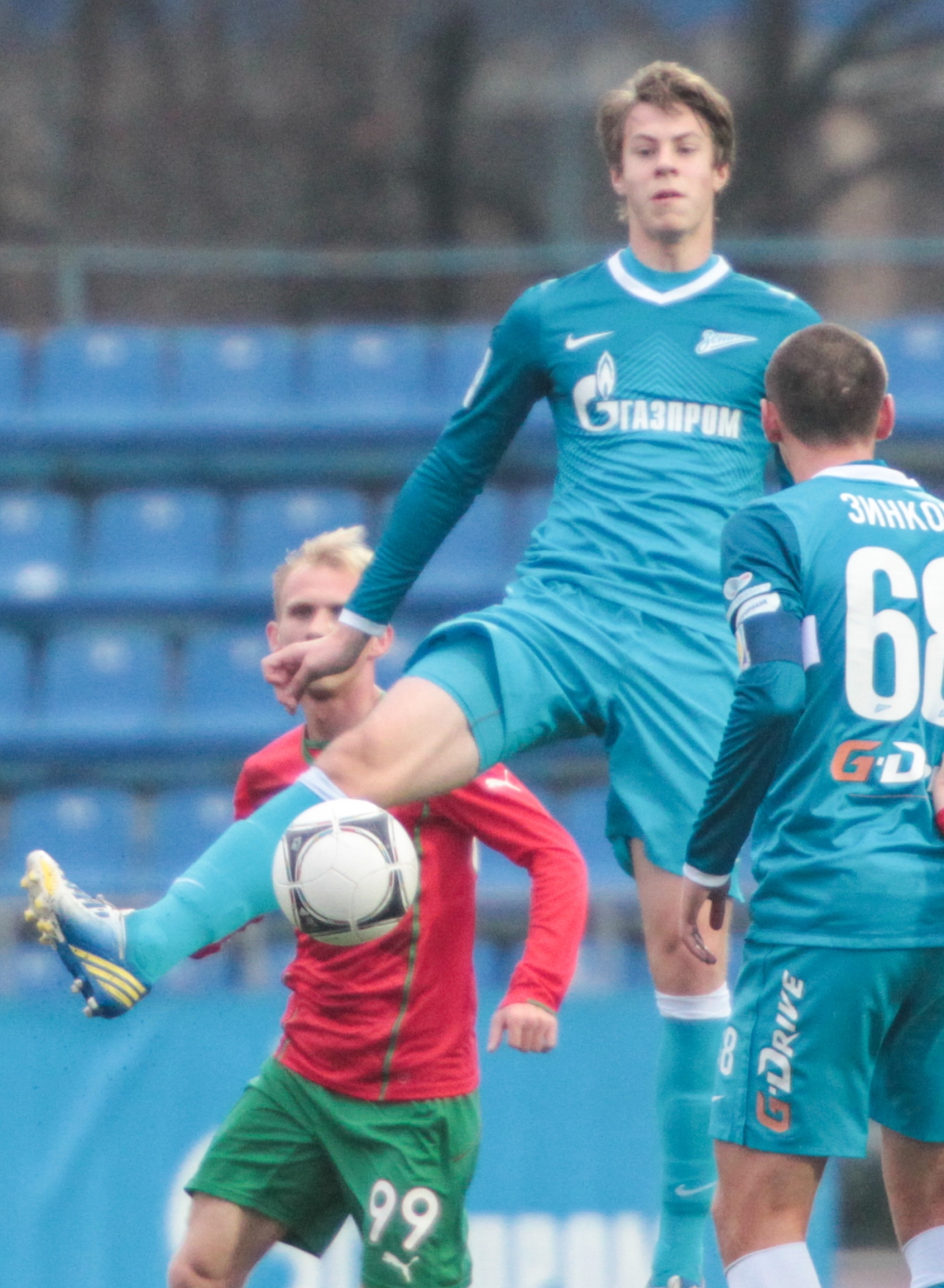 21-й тур первенства второго дивизиона зоны «Запад». Матч между ФК «Зенит»-2 и ФК «Локомотив-2»