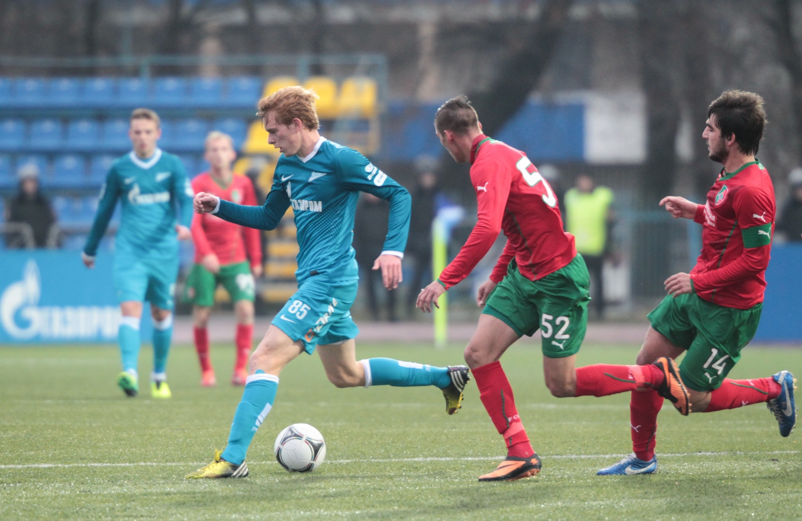 21-й тур первенства второго дивизиона зоны «Запад». Матч между ФК «Зенит»-2 и ФК «Локомотив-2»