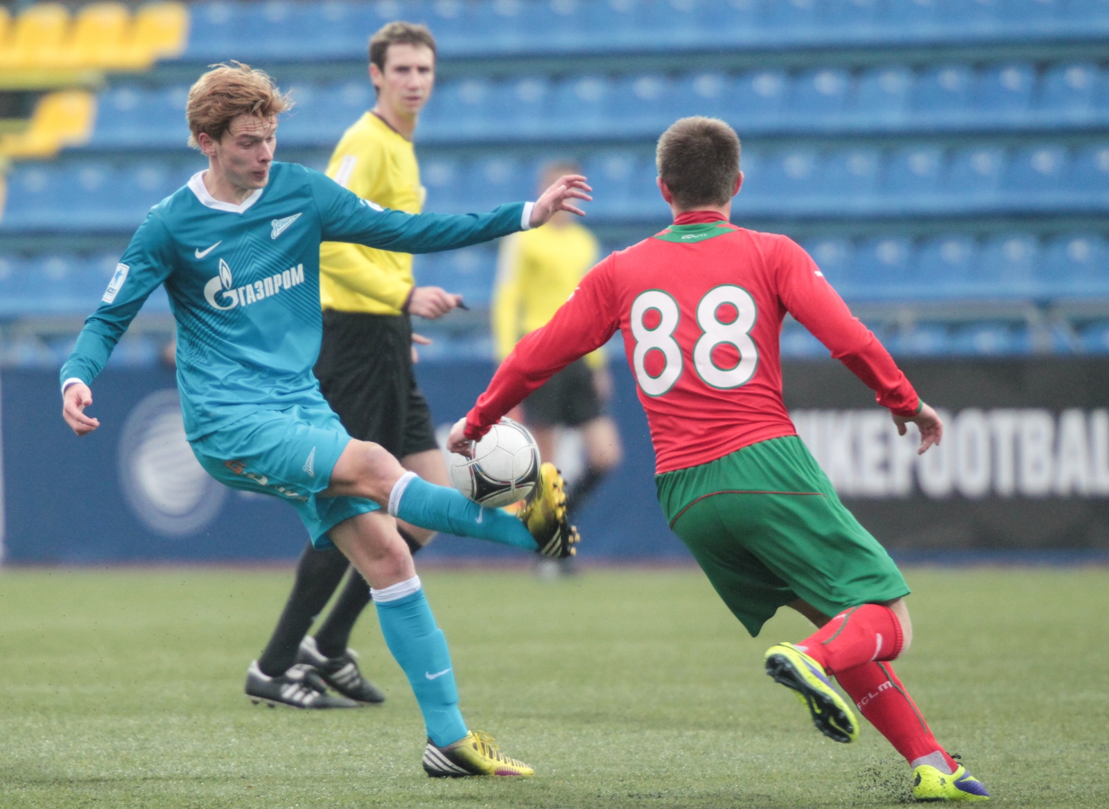 21-й тур первенства второго дивизиона зоны «Запад». Матч между ФК «Зенит»-2 и ФК «Локомотив-2»