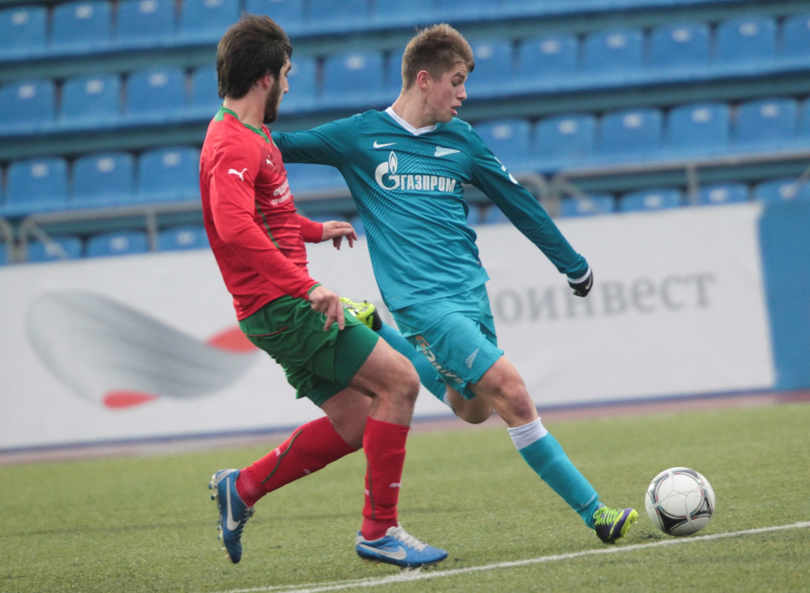 21-й тур первенства второго дивизиона зоны «Запад». Матч между ФК «Зенит»-2 и ФК «Локомотив-2»