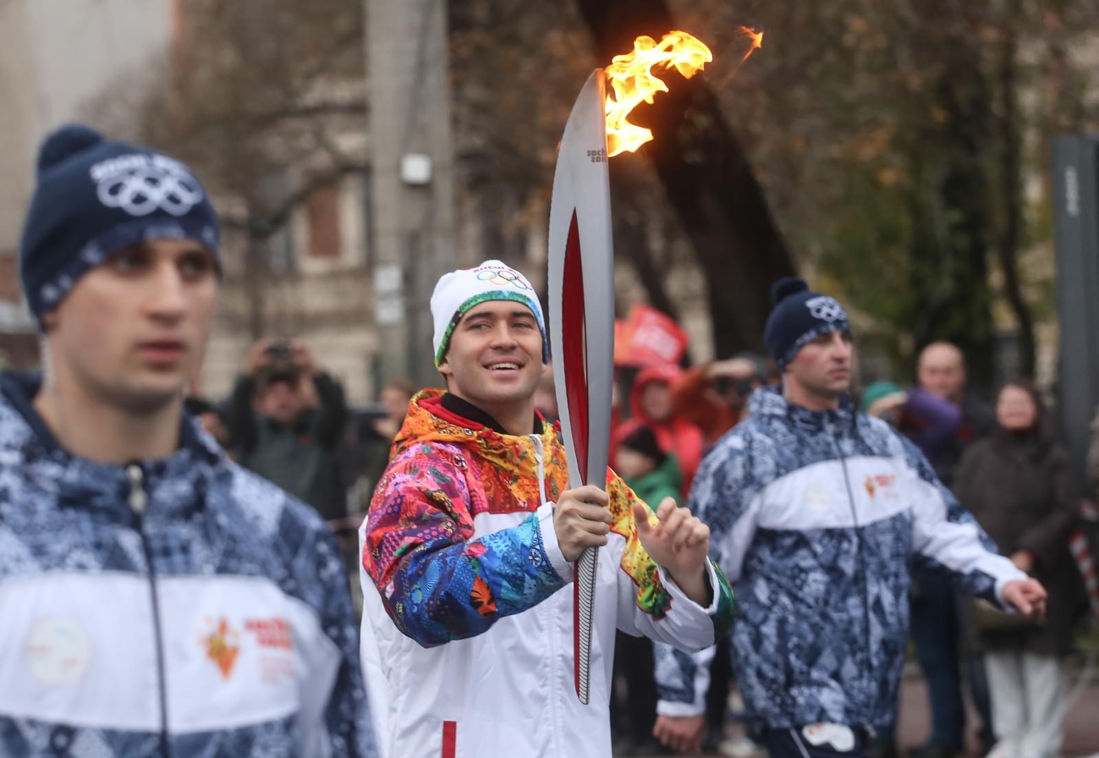 Кержаков принял эстафету Олимпийского огня