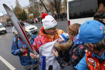 Кержаков принял эстафету Олимпийского огня