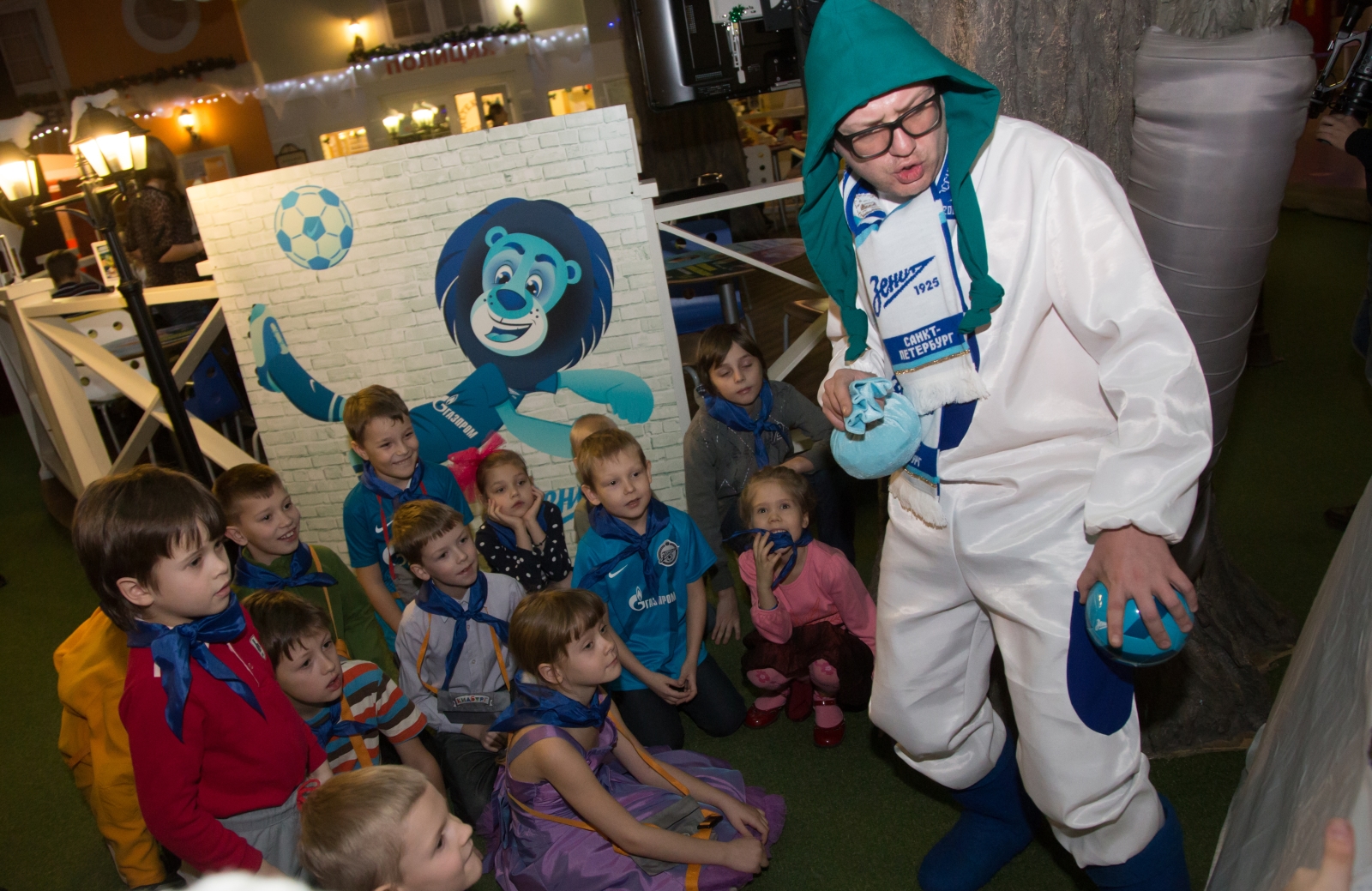 Новогодняя елка для детей «Зенит-Фан» в «Кидбурге»