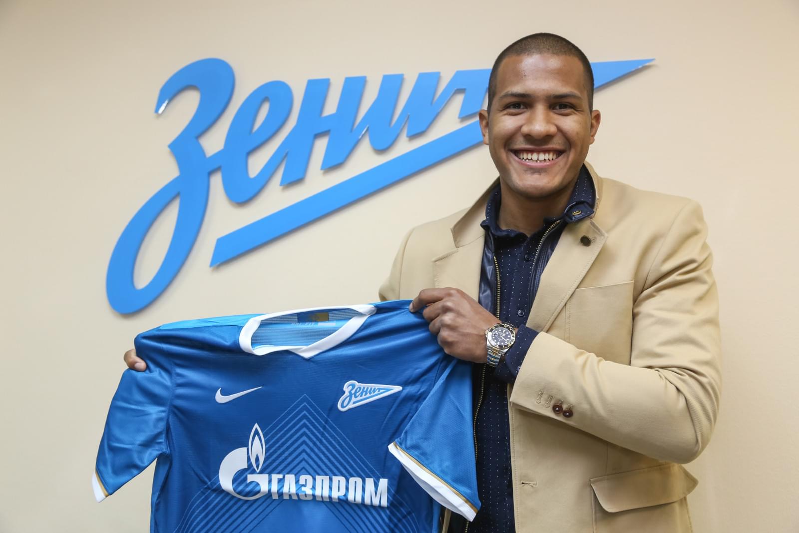 Саломон Рондон заключил контракт с «Зенитом»