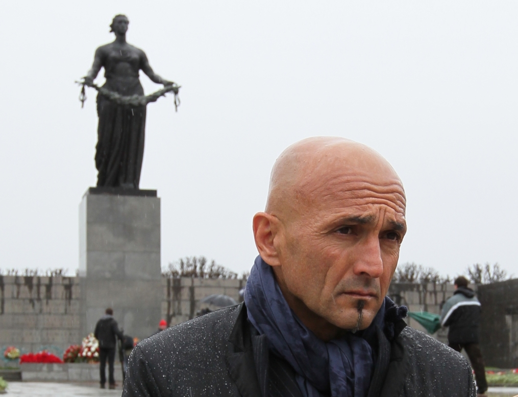 Возложение цветов на Пискаресвско