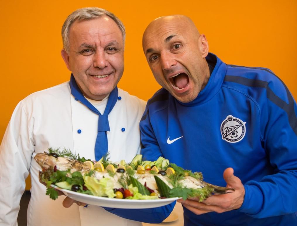 Камо Татевосян приготовил  фаршированного судака