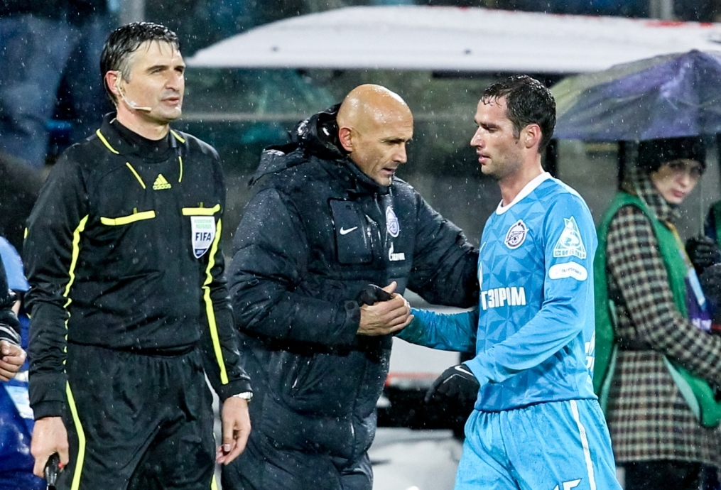 Футбольный матч 32-го тура Чемпионата России 2011/2012. Зенит — Локомотив