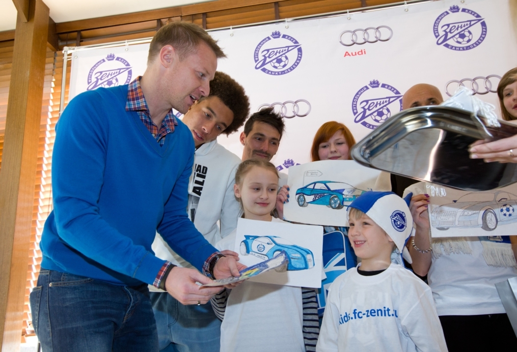 «Зенит» — получил в подарок автомобили «Ауди»