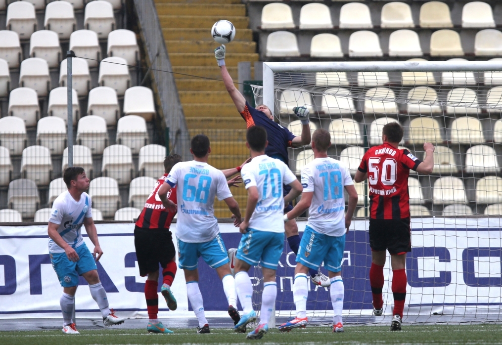 Матч Первенства России среди молодежных команд «Амкар» — «Зенит»