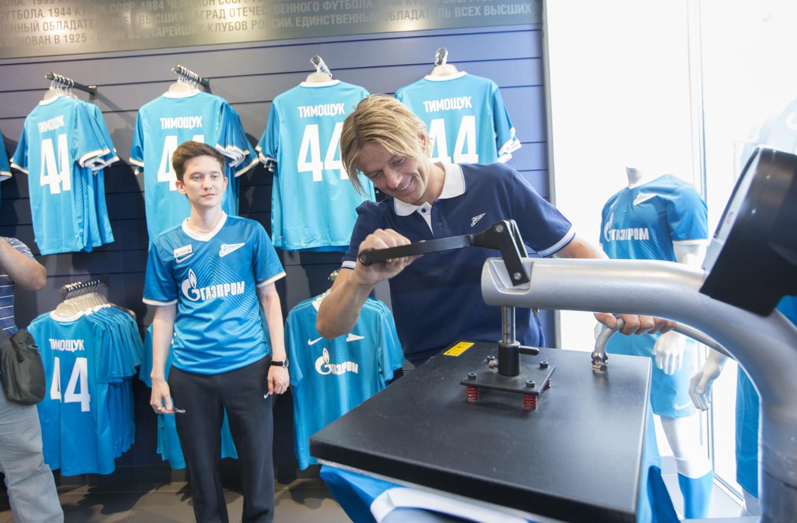 ФК «Зенит» официально презентовал новичков