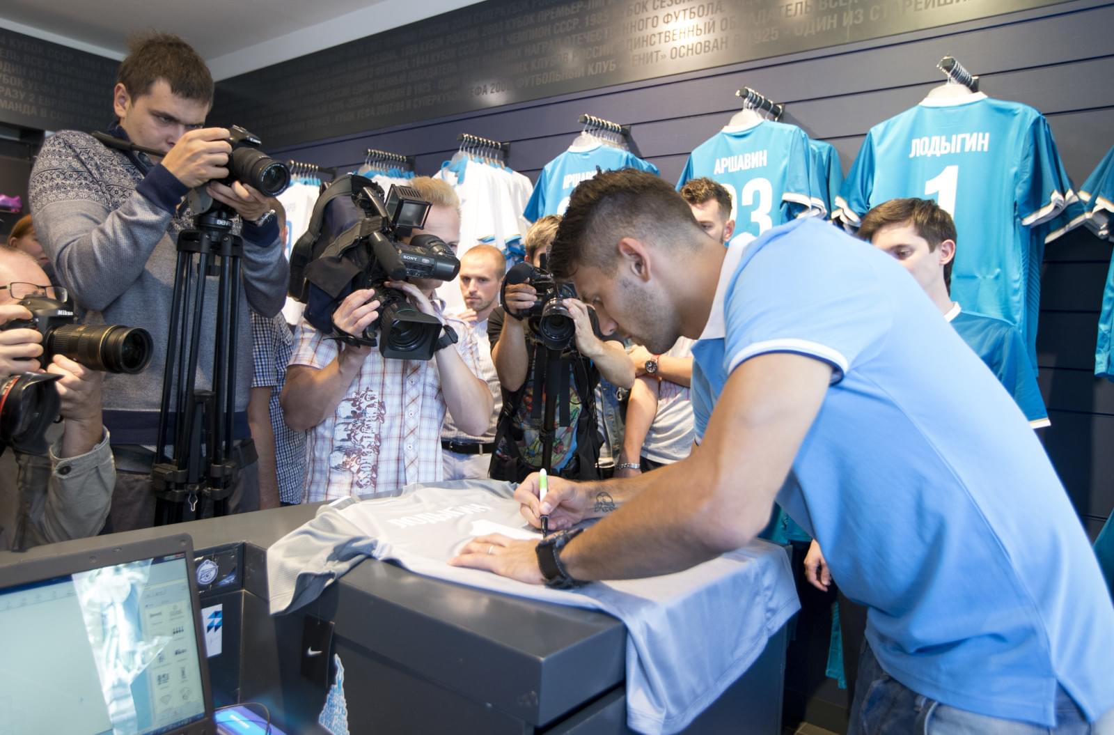 ФК «Зенит» официально презентовал новичков