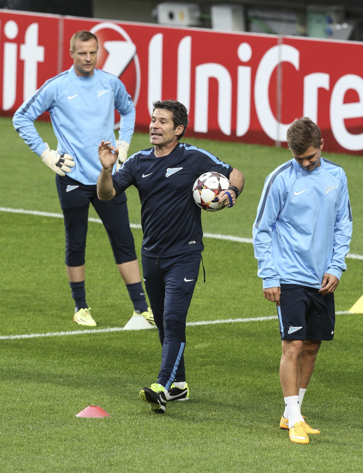 Открытая тренировка перед матчем Лиги чемпионов с «Бенфикой»