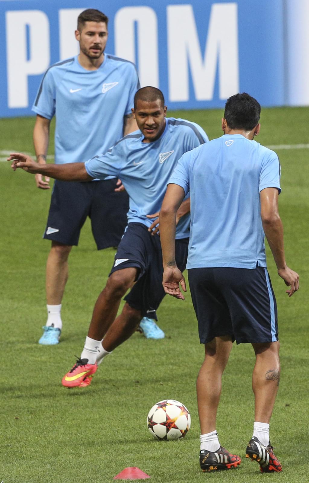 Открытая тренировка перед матчем Лиги чемпионов с «Бенфикой»