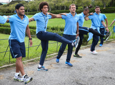 Утренняя предыгровая прогулка команды: фоторепортаж из Лиссабона