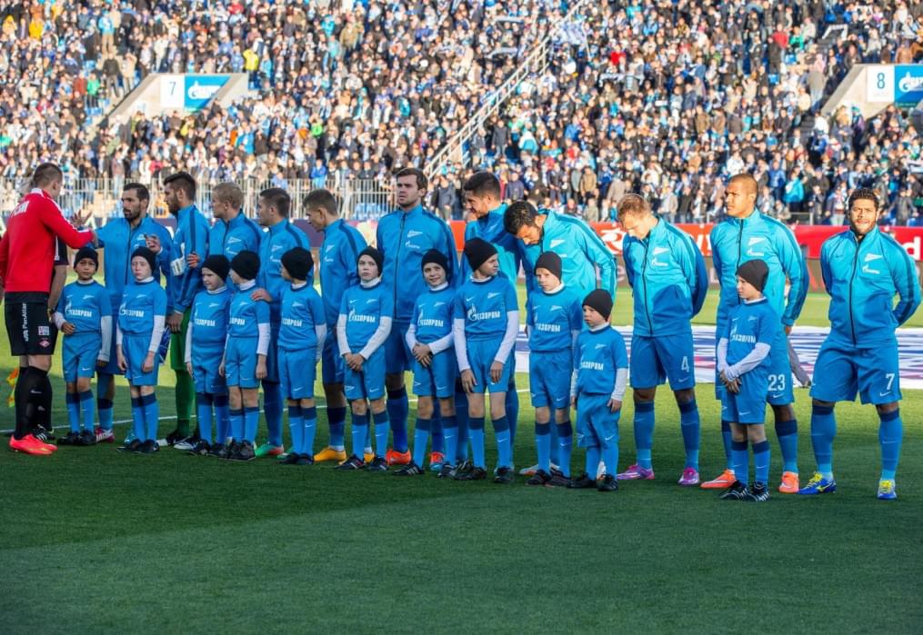 Слабовидящие дети вывели игроков «Зенита»  на матче  «Зенит» — «Спартак»