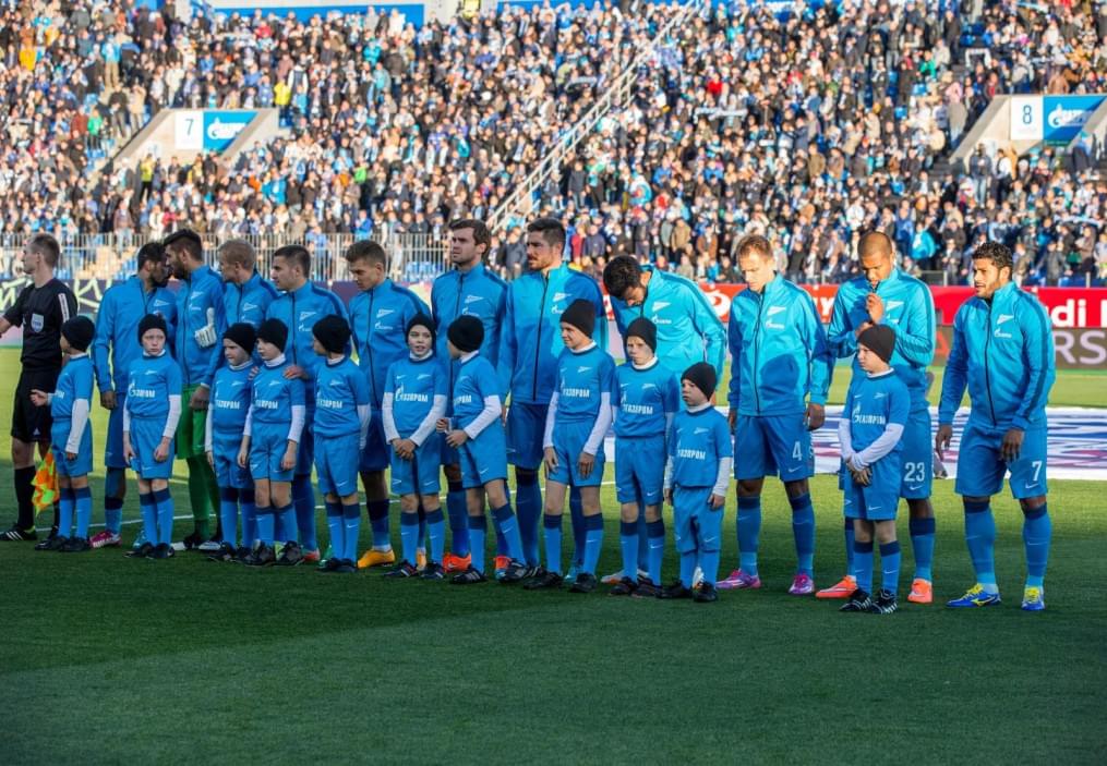 Слабовидящие дети вывели игроков «Зенита»  на матче  «Зенит» — «Спартак»