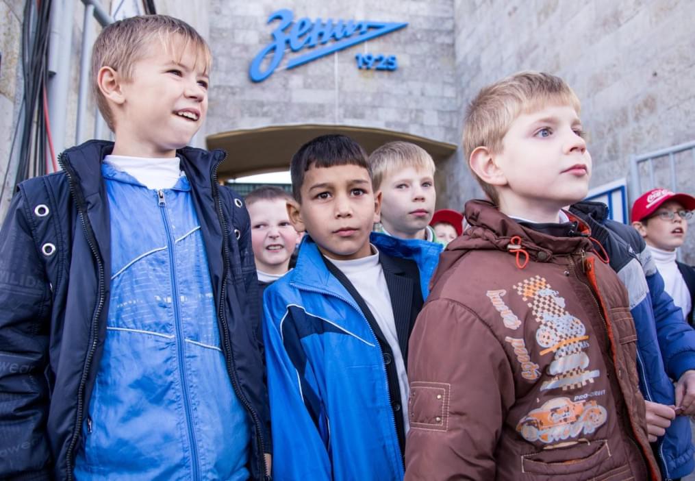 Слабовидящие дети вывели игроков «Зенита»  на матче  «Зенит» — «Спартак»