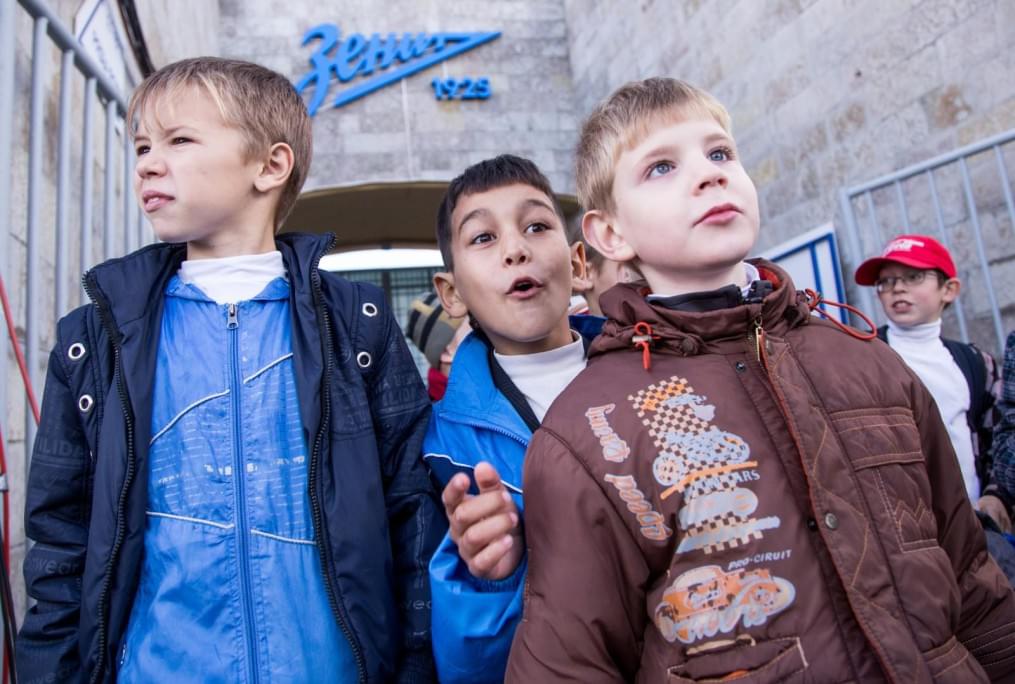 Слабовидящие дети вывели игроков «Зенита»  на матче  «Зенит» — «Спартак»