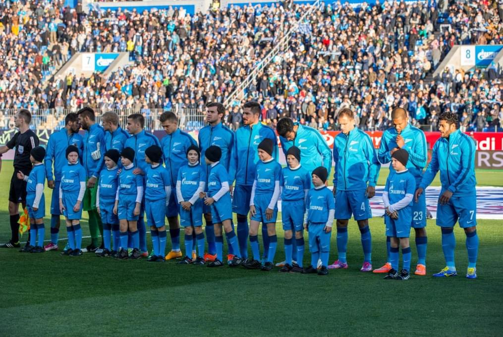 Слабовидящие дети вывели игроков «Зенита»  на матче  «Зенит» — «Спартак»