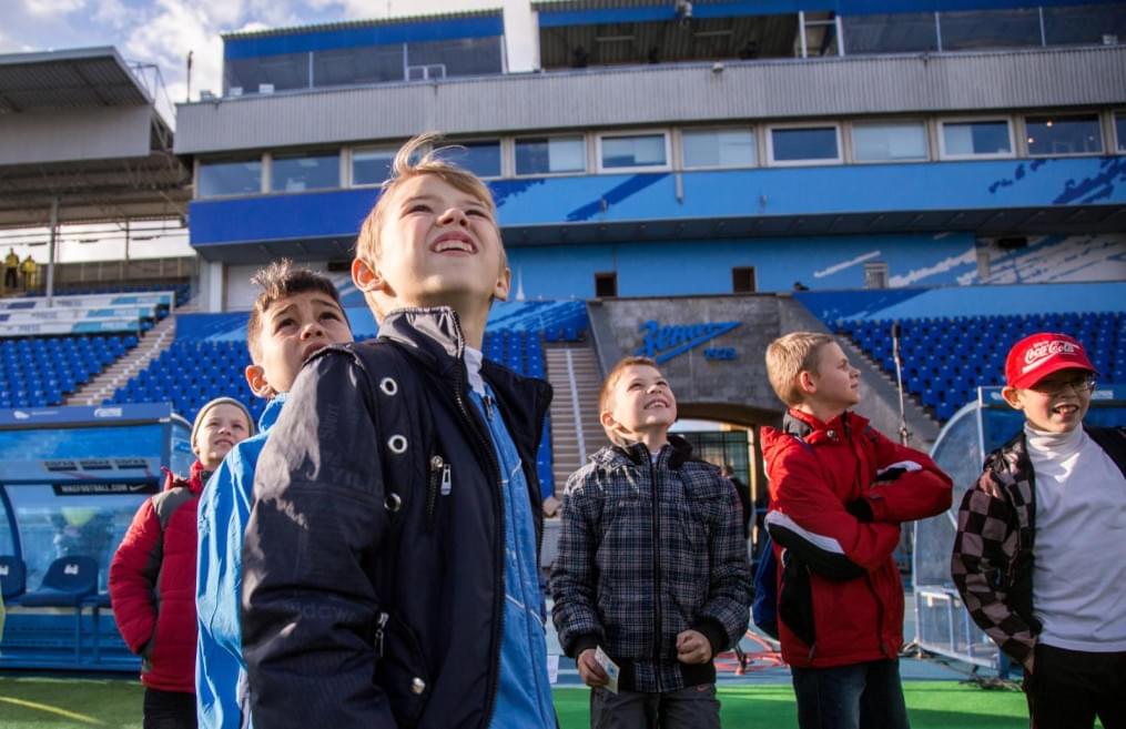 Слабовидящие дети вывели игроков «Зенита»  на матче  «Зенит» — «Спартак»