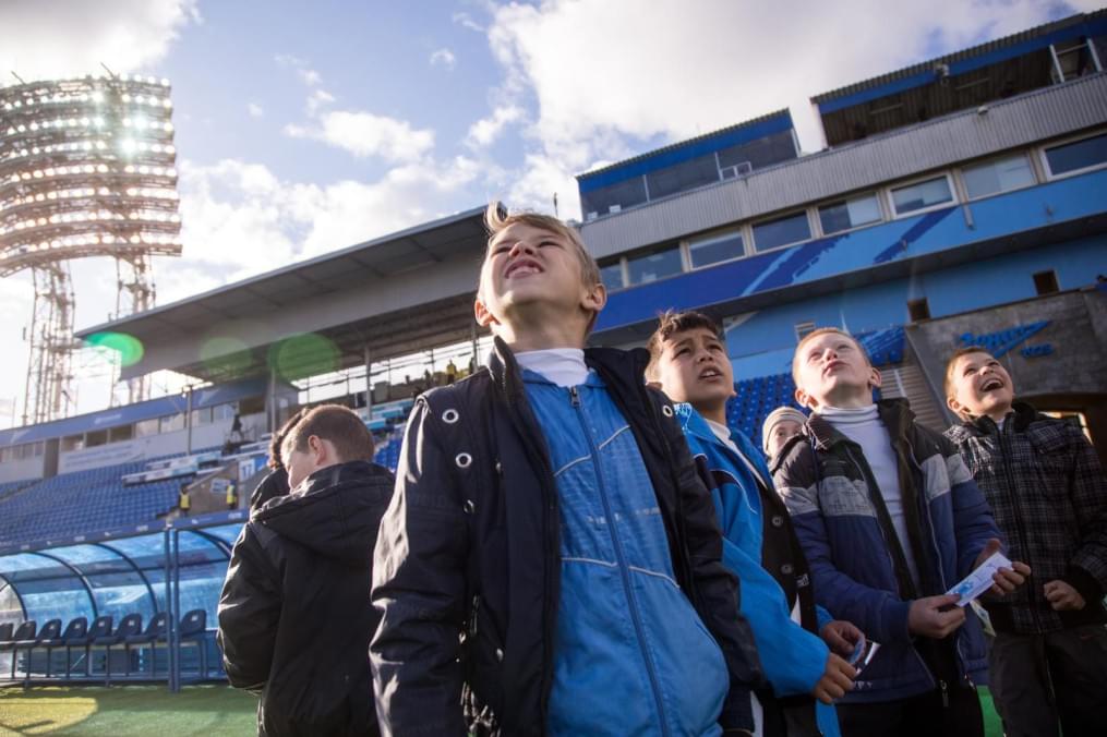 Слабовидящие дети вывели игроков «Зенита»  на матче  «Зенит» — «Спартак»