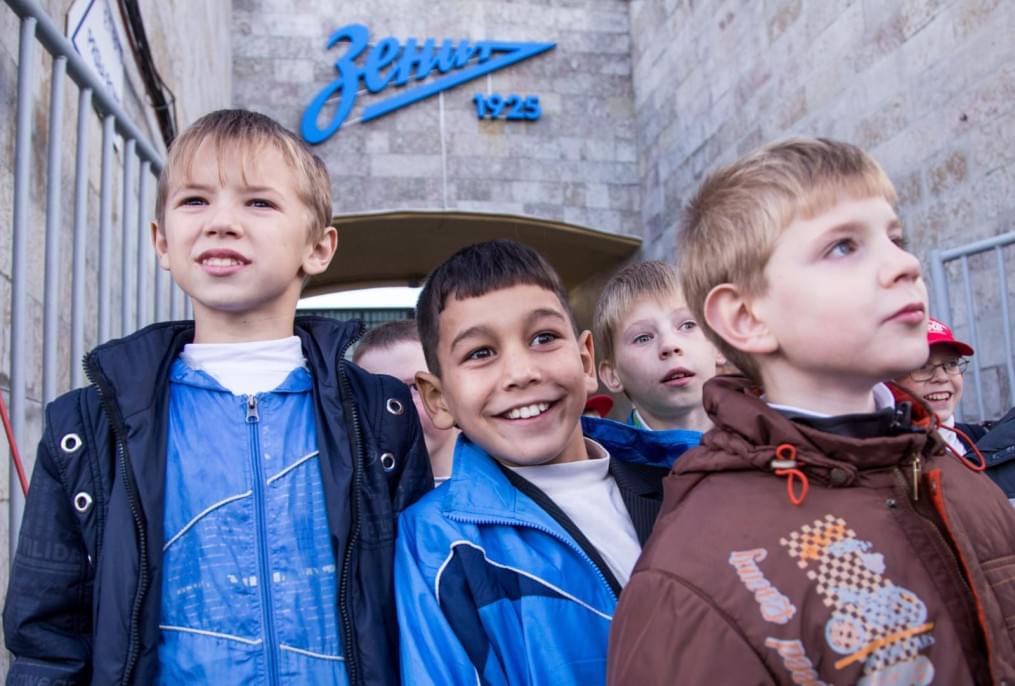 Слабовидящие дети вывели игроков «Зенита»  на матче  «Зенит» — «Спартак»