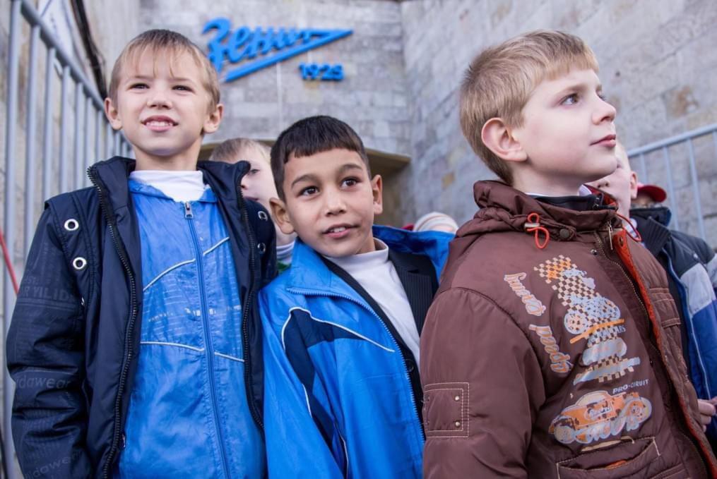 Слабовидящие дети вывели игроков «Зенита»  на матче  «Зенит» — «Спартак»