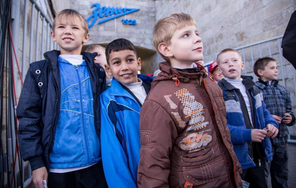 Слабовидящие дети вывели игроков «Зенита»  на матче  «Зенит» — «Спартак»