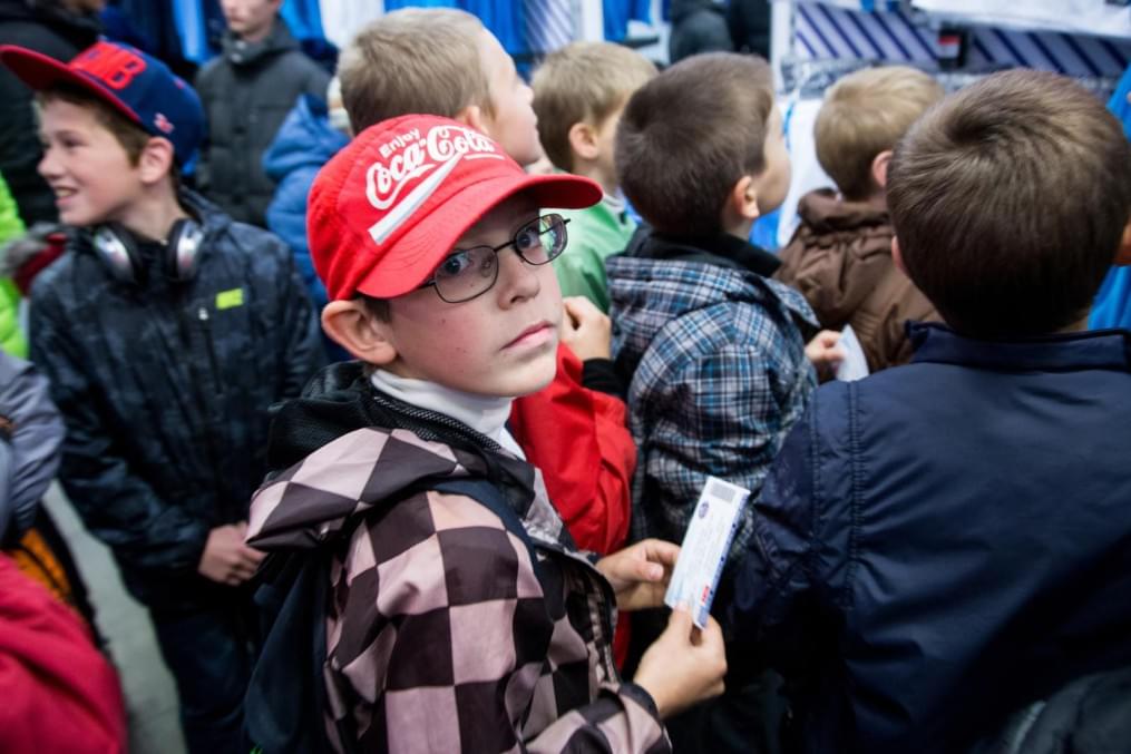 Слабовидящие дети вывели игроков «Зенита»  на матче  «Зенит» — «Спартак»