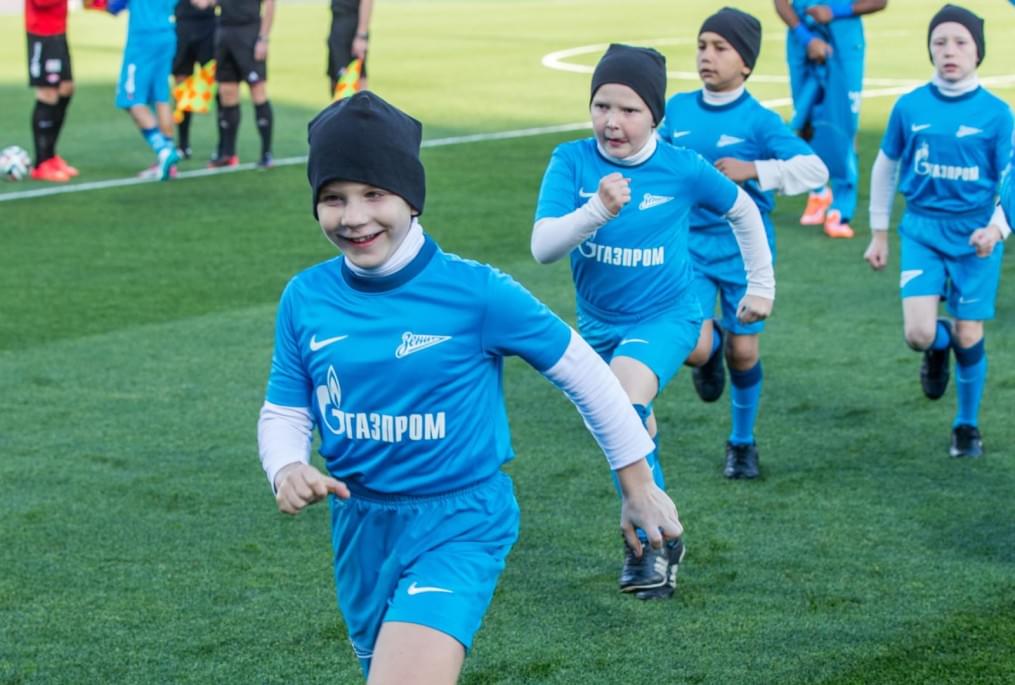 Слабовидящие дети вывели игроков «Зенита»  на матче  «Зенит» — «Спартак»